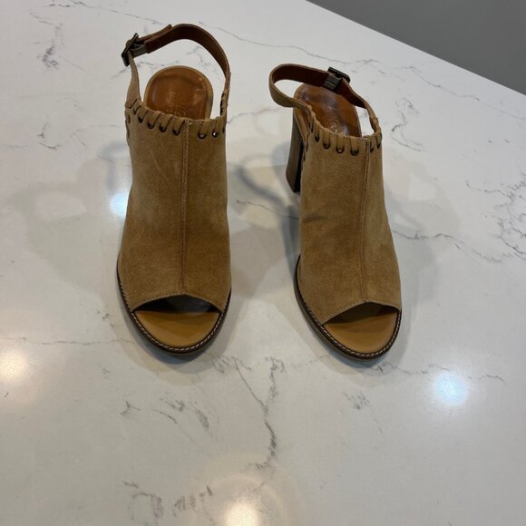 Bella Vita Women's Ora, Made in Italy Whiskey Leather Sandals Mustard  8.5 - Picture 7 of 10